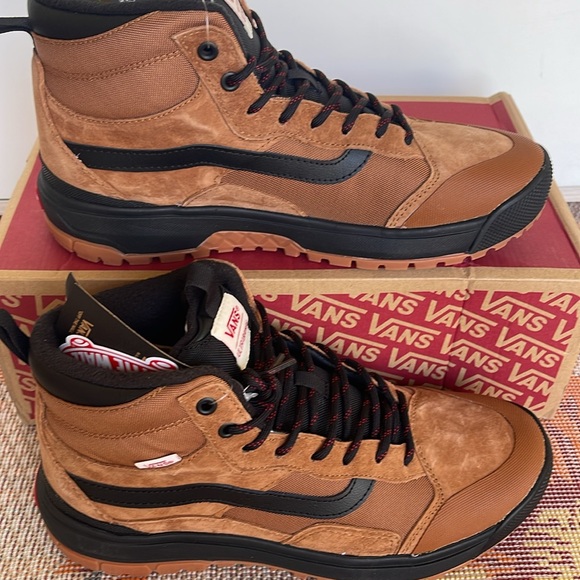 Vans WMNS Ultrarange Exo
Glazed Ginger
VN0A5KS5N1Z
Boots Sneakers - Picture 3 of 16